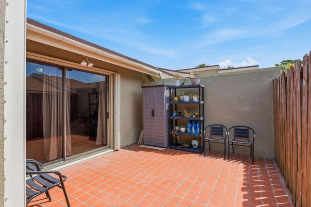204 Meadows Drive, Boynton Beach, FL 33436