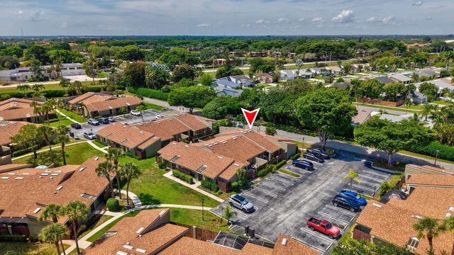 204 Meadows Drive, Boynton Beach, FL 33436