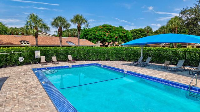 204 Meadows Drive, Boynton Beach, FL 33436