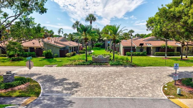 204 Meadows Drive, Boynton Beach, FL 33436