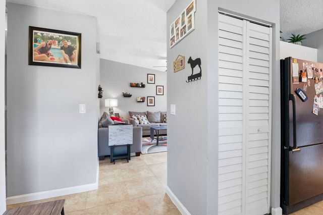204 Meadows Drive, Boynton Beach, FL 33436