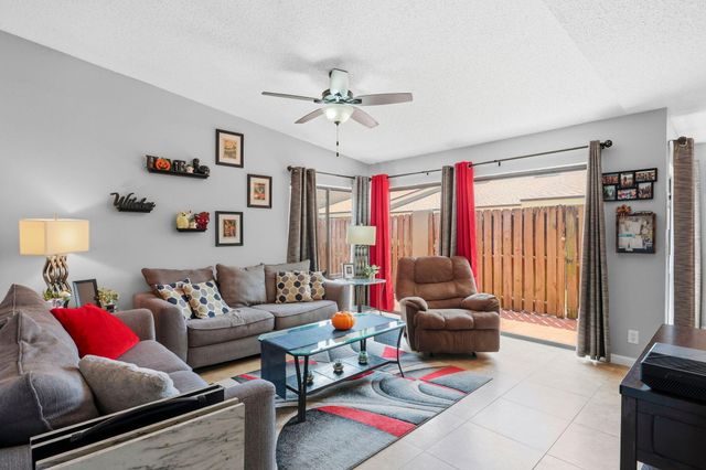 204 Meadows Drive, Boynton Beach, FL 33436