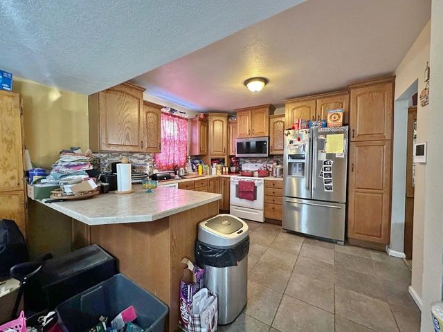 301 8th St NW, Minot, ND 58703