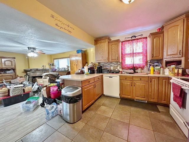 301 8th St NW, Minot, ND 58703