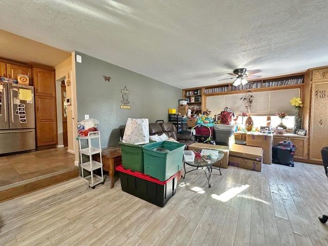 301 8th St NW, Minot, ND 58703