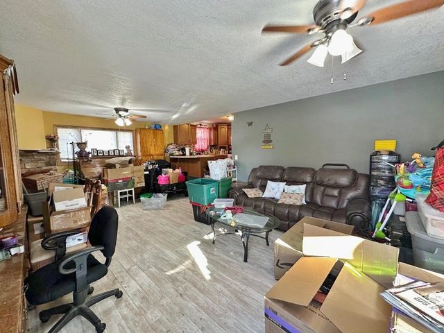 301 8th St NW, Minot, ND 58703