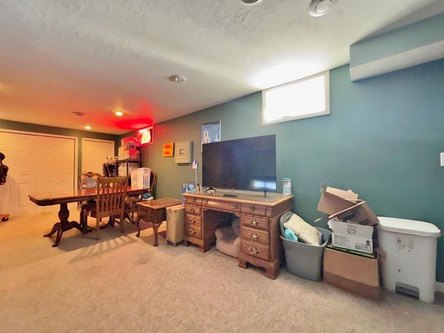 301 8th St NW, Minot, ND 58703