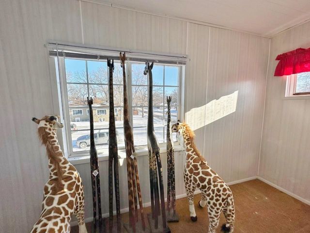 301 8th St NW, Minot, ND 58703