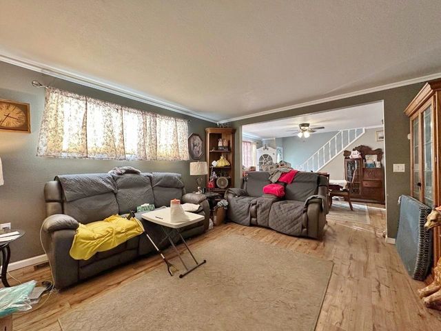 301 8th St NW, Minot, ND 58703