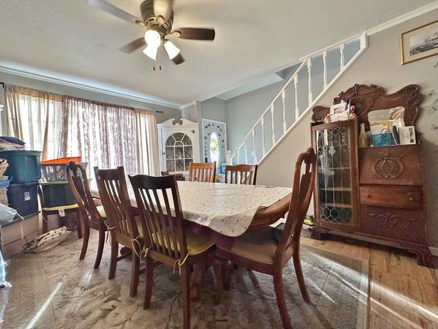 301 8th St NW, Minot, ND 58703