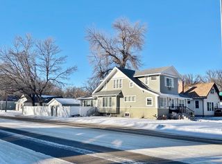 301 8th St NW, Minot, ND 58703