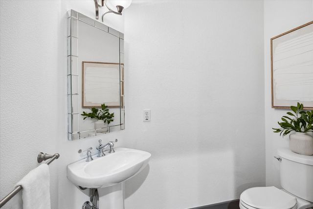 6406 Rodrigo Street B, Houston, TX 77007