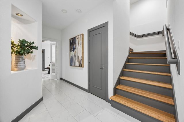 6406 Rodrigo Street B, Houston, TX 77007