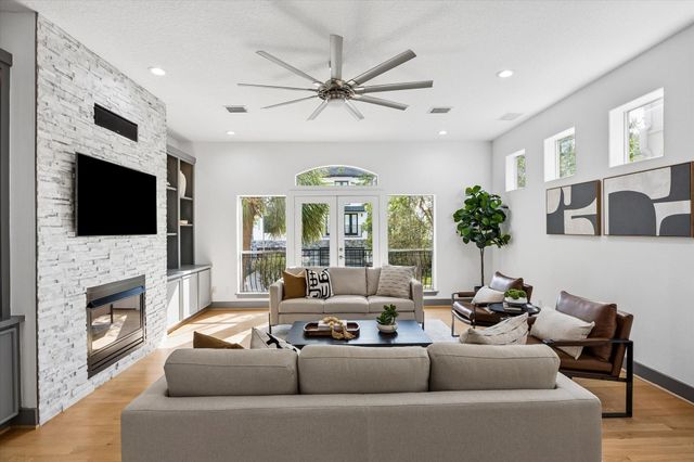 6406 Rodrigo Street B, Houston, TX 77007