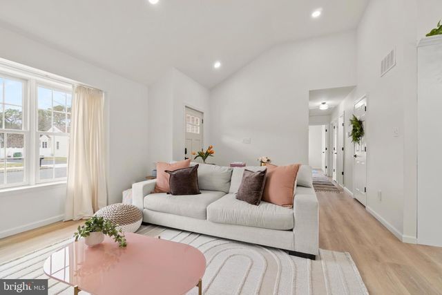 210 RUTTER AVE, Egg Harbor Township, NJ 08234