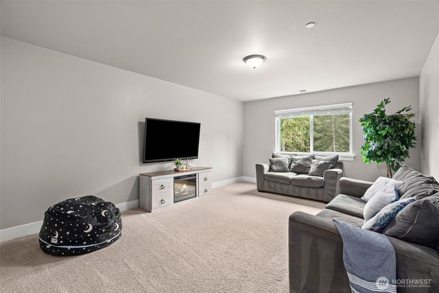 621 Tiedman Road NW, Lakebay, WA 98349