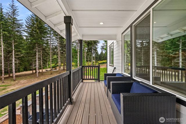621 Tiedman Road NW, Lakebay, WA 98349