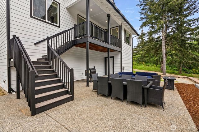 621 Tiedman Road NW, Lakebay, WA 98349
