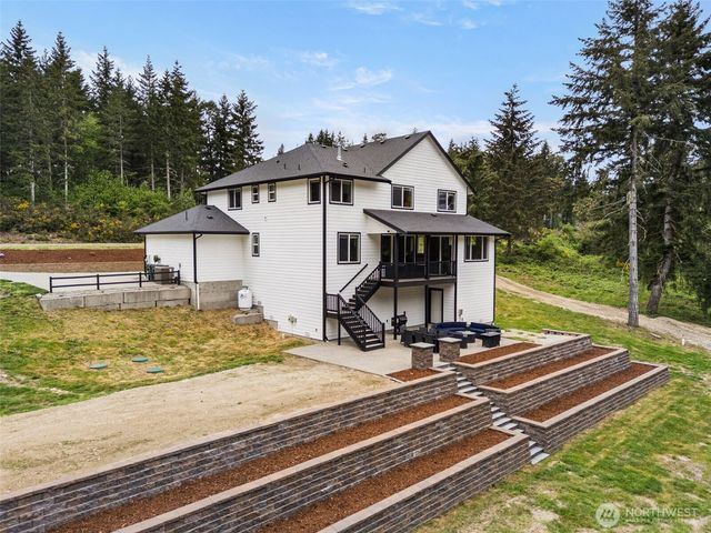 621 Tiedman Road NW, Lakebay, WA 98349