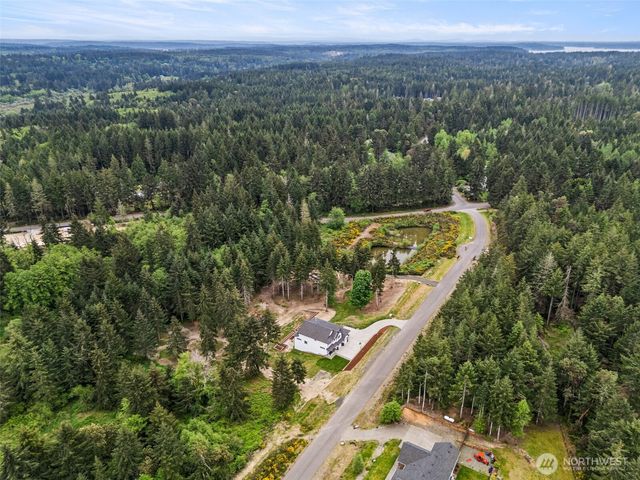 621 Tiedman Road NW, Lakebay, WA 98349