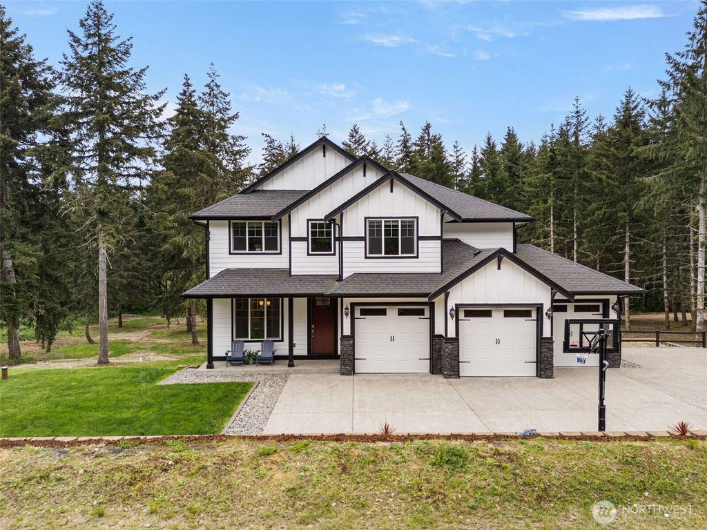 621 Tiedman Road NW, Lakebay, WA 98349
