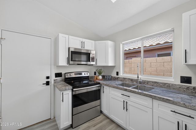 4834 W KERRY Lane, Glendale, AZ 85308