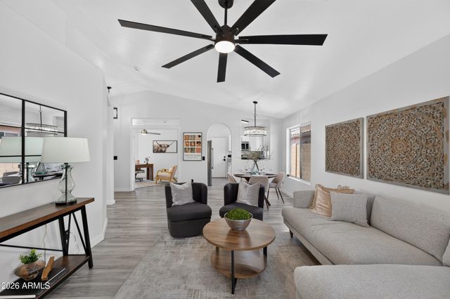 4834 W KERRY Lane, Glendale, AZ 85308