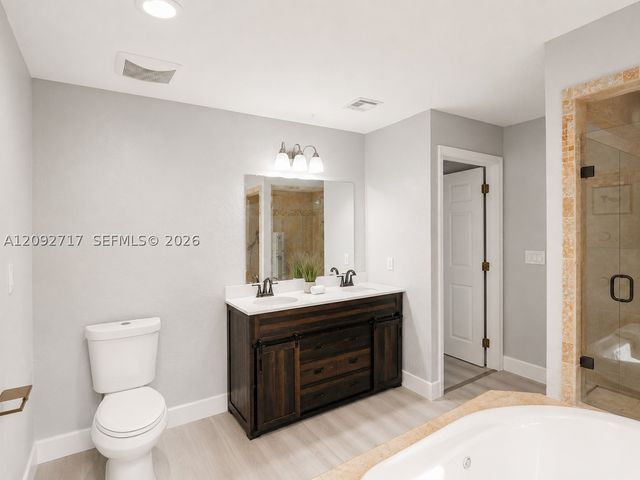 901 SW 121 AVE, Davie, FL 33325