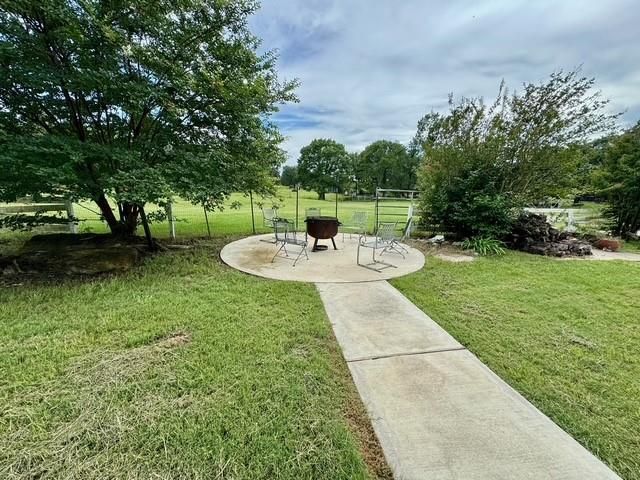 8112 County Road 146, Bedias, TX 77831