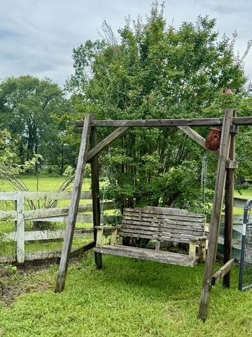8112 County Road 146, Bedias, TX 77831