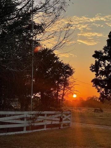 8112 County Road 146, Bedias, TX 77831