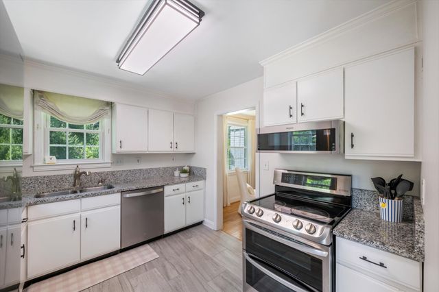 727 Woodmere Dr, Nashville, TN 37217