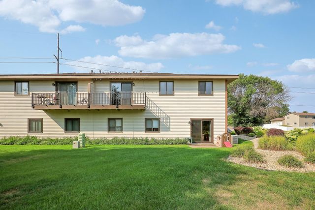 11139 Edgewood Circle N, Champlin, MN 55316