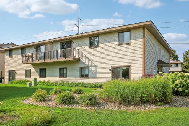 11139 Edgewood Circle N, Champlin, MN 55316