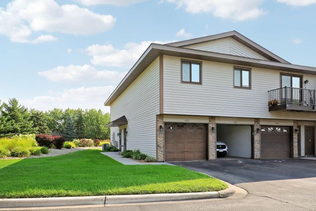 11139 Edgewood Circle N, Champlin, MN 55316