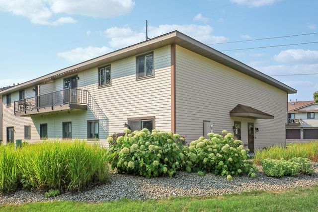 11139 Edgewood Circle N, Champlin, MN 55316