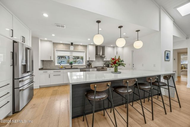 121 32ND Avenue S, Jacksonville Beach, FL 32250