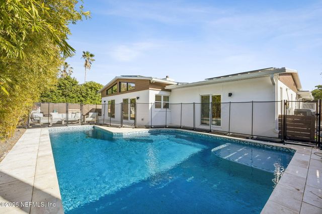 121 32ND Avenue S, Jacksonville Beach, FL 32250