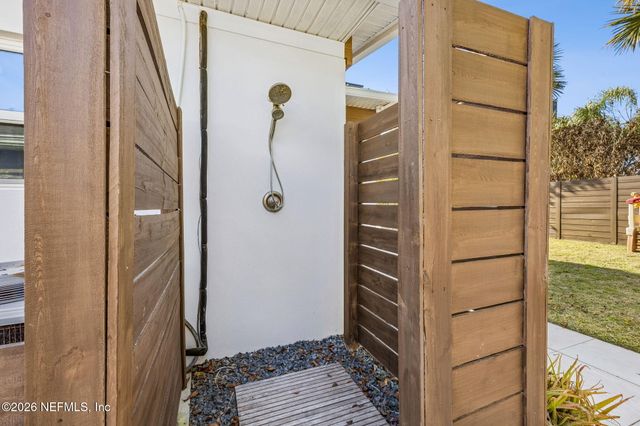 121 32ND Avenue S, Jacksonville Beach, FL 32250