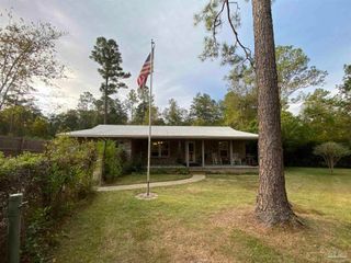 1761 Chippendale Rd, Cantonment, FL 32533
