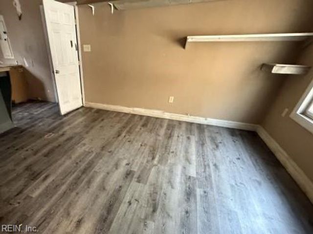 939 Coachpoint RD, Hartfield, VA 23071