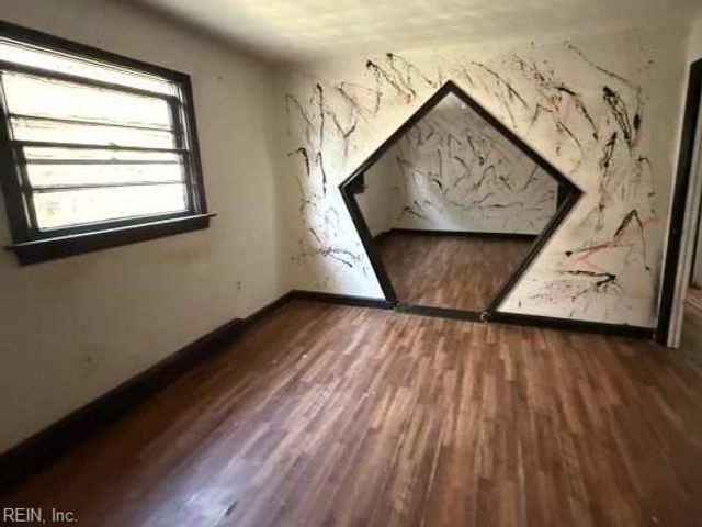 939 Coachpoint RD, Hartfield, VA 23071