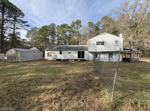 939 Coachpoint RD, Hartfield, VA 23071