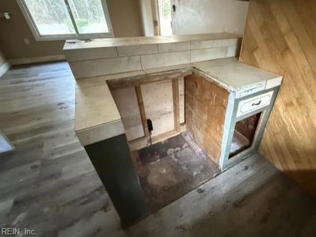 939 Coachpoint RD, Hartfield, VA 23071