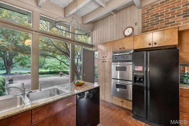 50 Creekwood Lane, St Louis, MO 63124