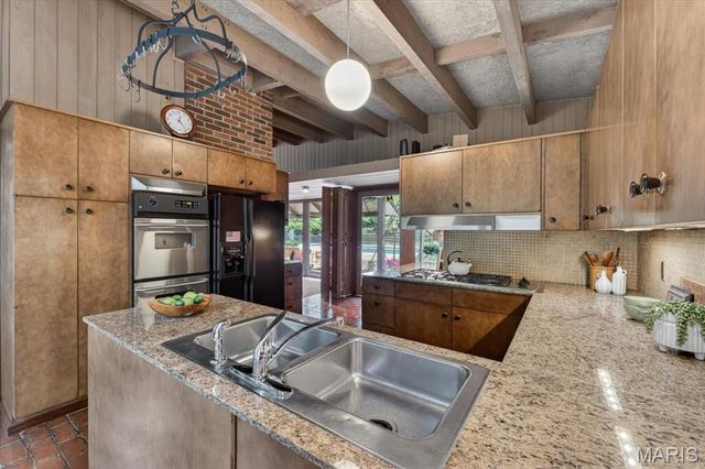 50 Creekwood Lane, St Louis, MO 63124