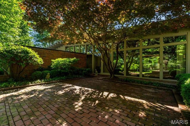 50 Creekwood Lane, St Louis, MO 63124