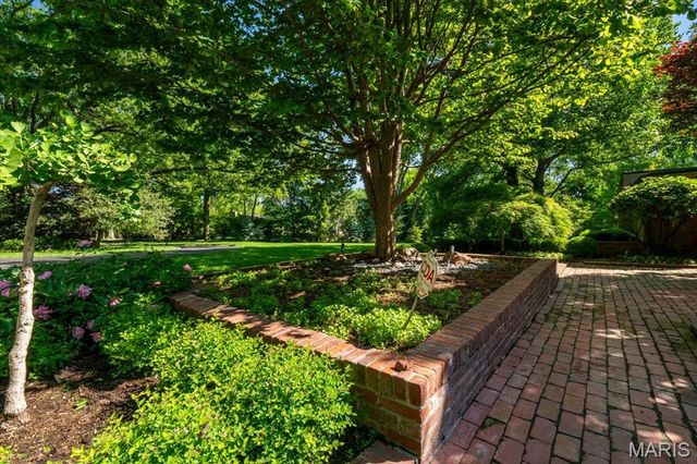 50 Creekwood Lane, St Louis, MO 63124