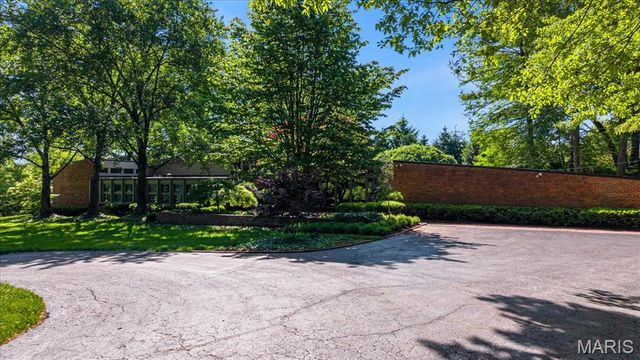50 Creekwood Lane, St Louis, MO 63124