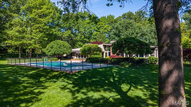 50 Creekwood Lane, St Louis, MO 63124